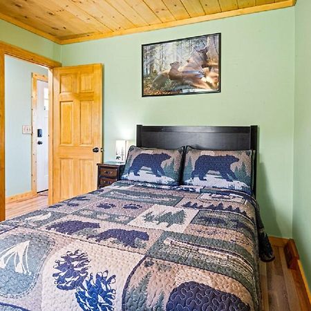 Brand New Tiny Cabin! A Bearly Adventure Sevierville Esterno foto