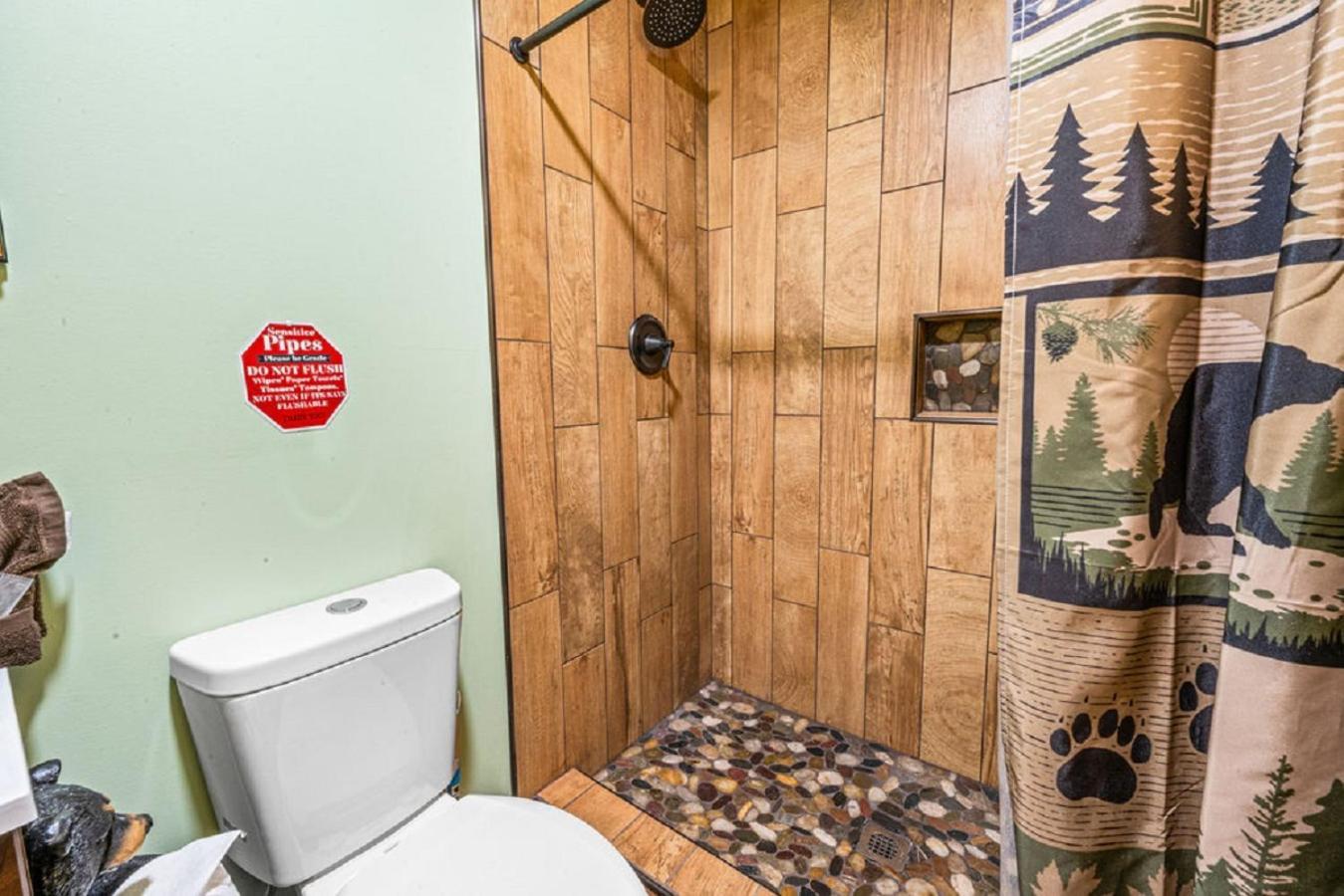 Brand New Tiny Cabin! A Bearly Adventure Sevierville Esterno foto