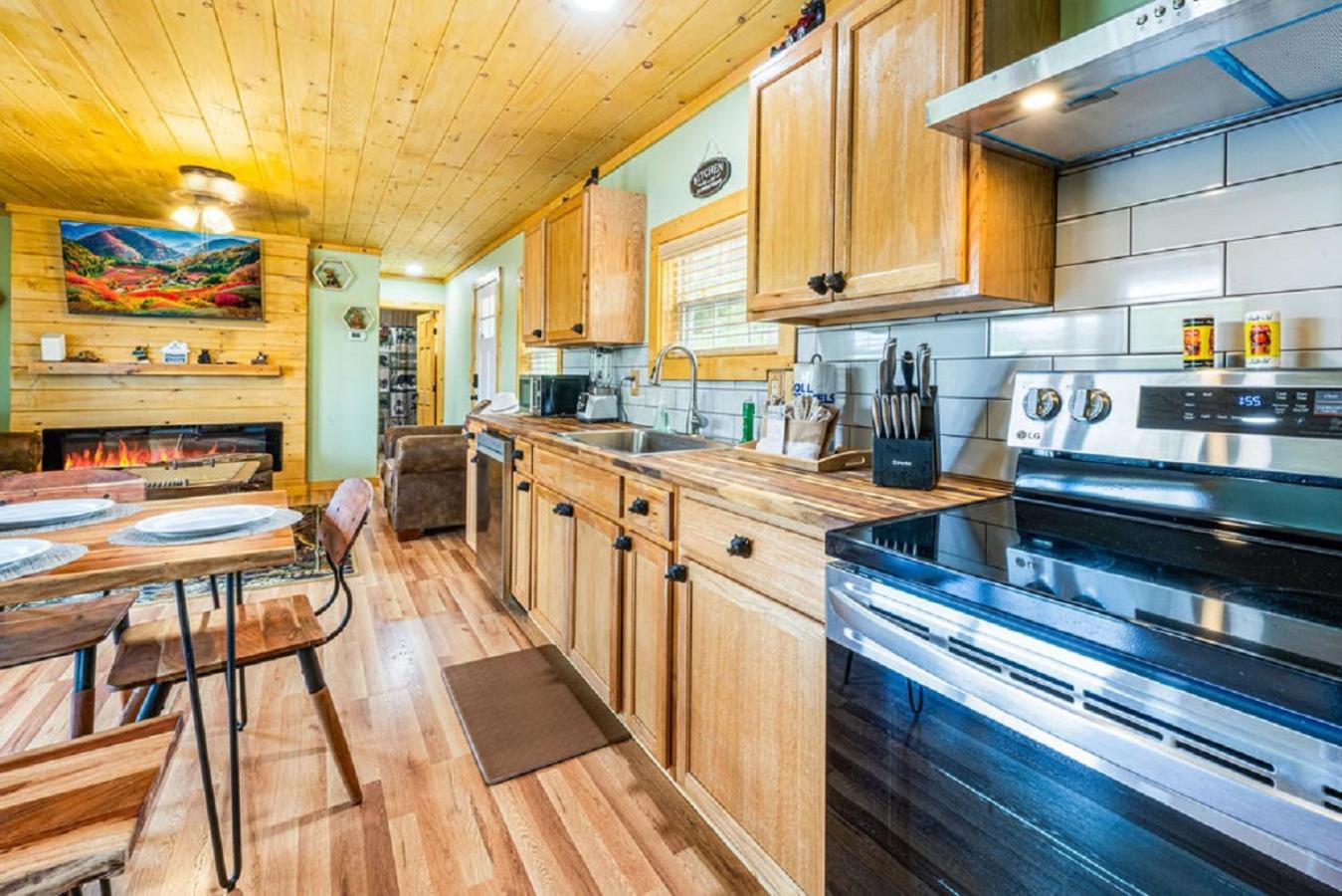 Brand New Tiny Cabin! A Bearly Adventure Sevierville Esterno foto