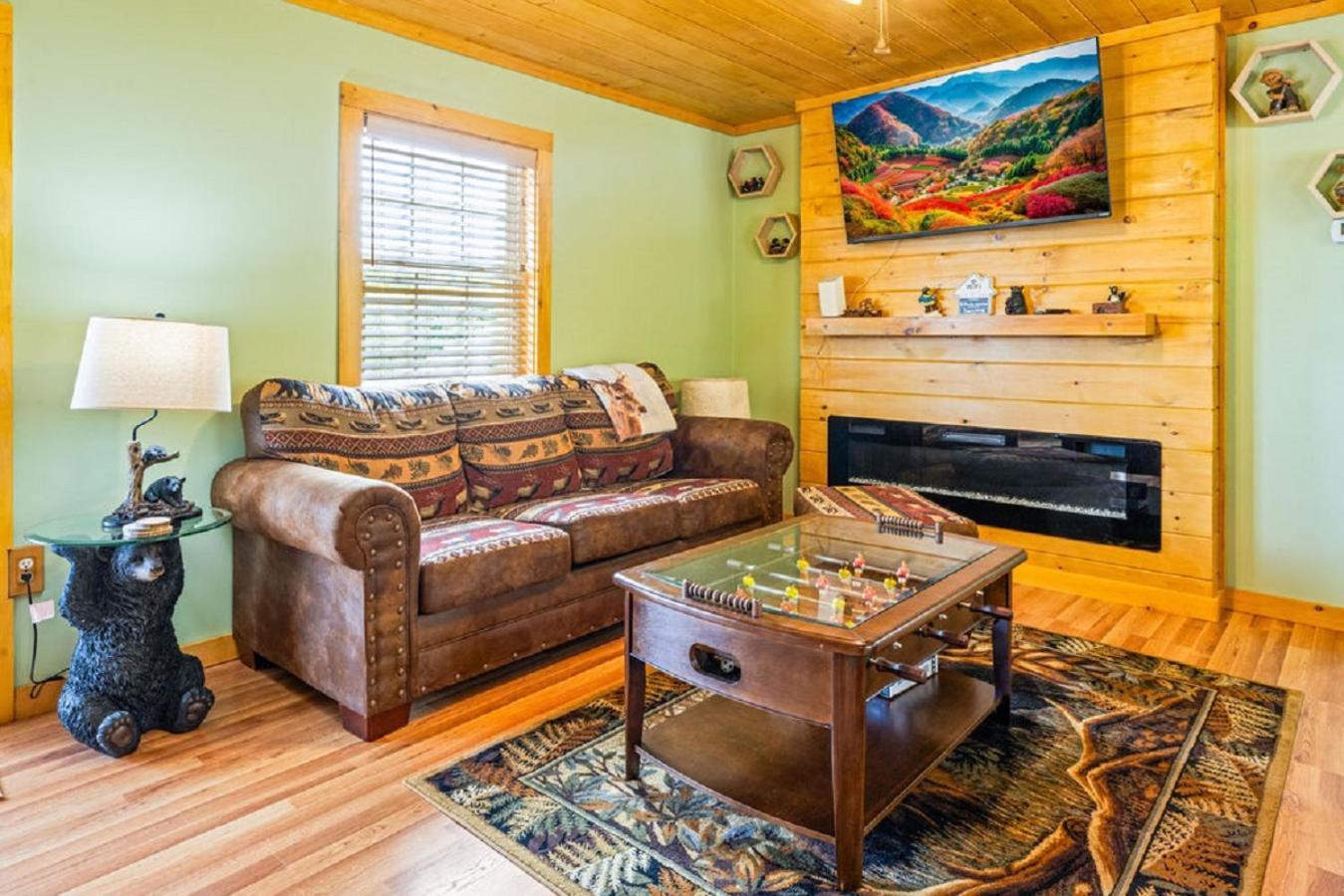 Brand New Tiny Cabin! A Bearly Adventure Sevierville Esterno foto